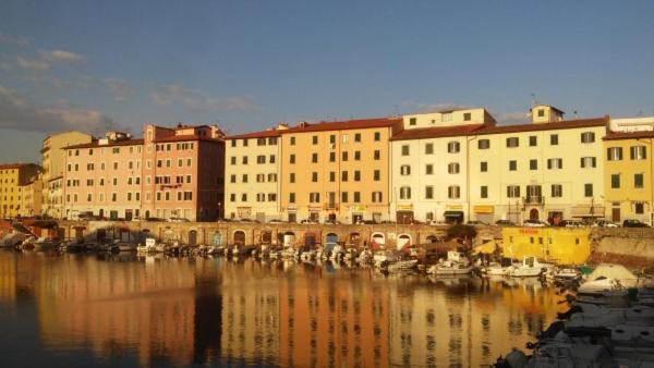 La Piccola Al Mare Apartment ลีวอร์โน ภายนอก รูปภาพ